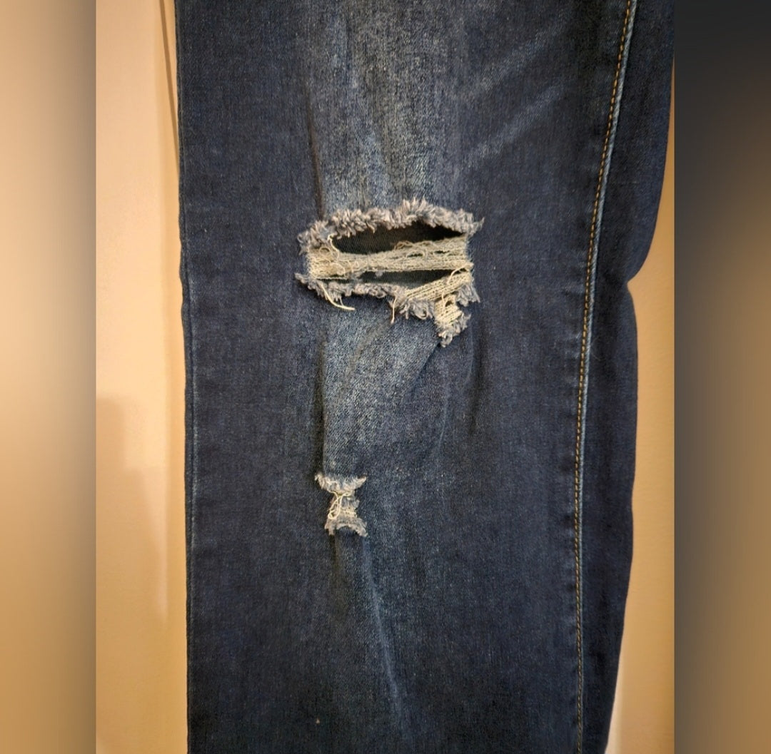 Unbranded Wideleg Distressed Jeans. Button fly. Distressed on front only. Size Small