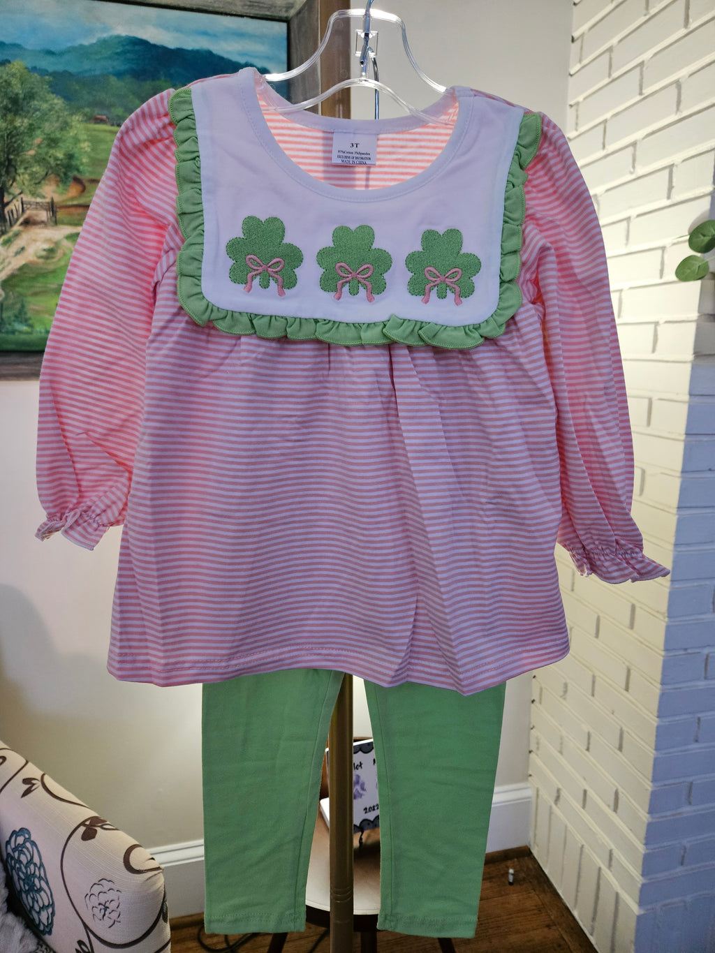 Auraquise Pink and Green Toddler Outfit with Shamrock Design Sz 3