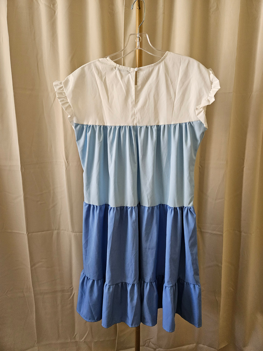 Tracies Blue & White Tiered Flowy Dress Keyhole Back Size Small