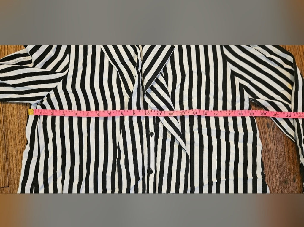 Zara Basic Blk & White Striped Wide Cuff Button Up Blouse Size Medium