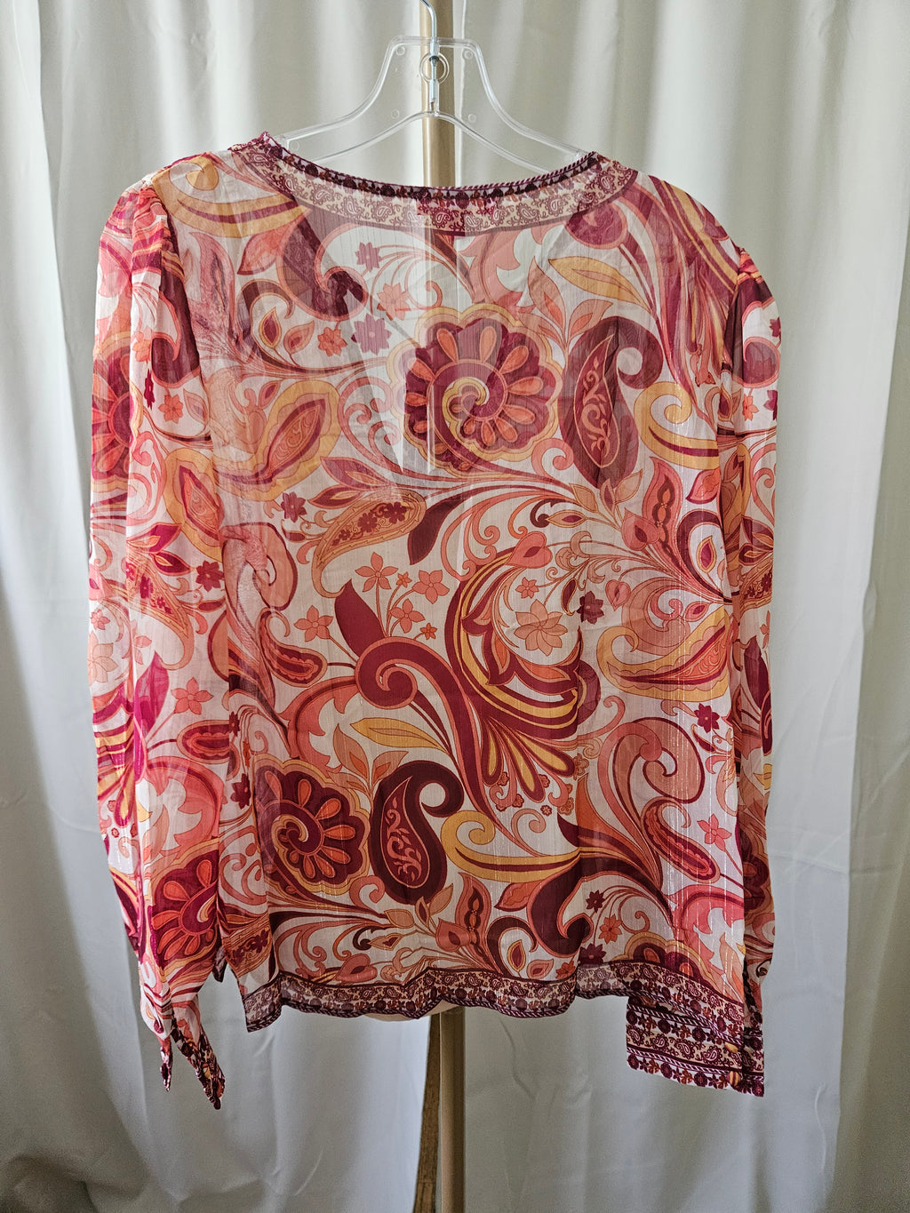 Flying Tomato Sheer Printed Ivory & Purple Top – Sz Sm, Med, Lg