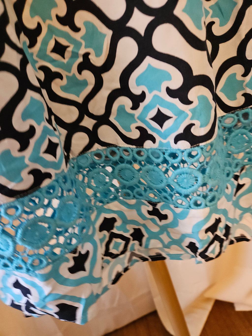 Crown & Ivy XL Turquoise & Black Oversized Bell Sleeve Top