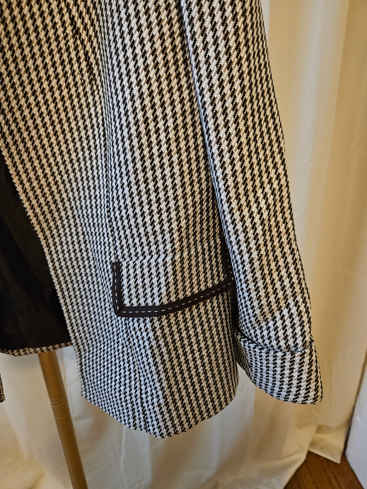 Tahari Houndstooth Jacket Size 12