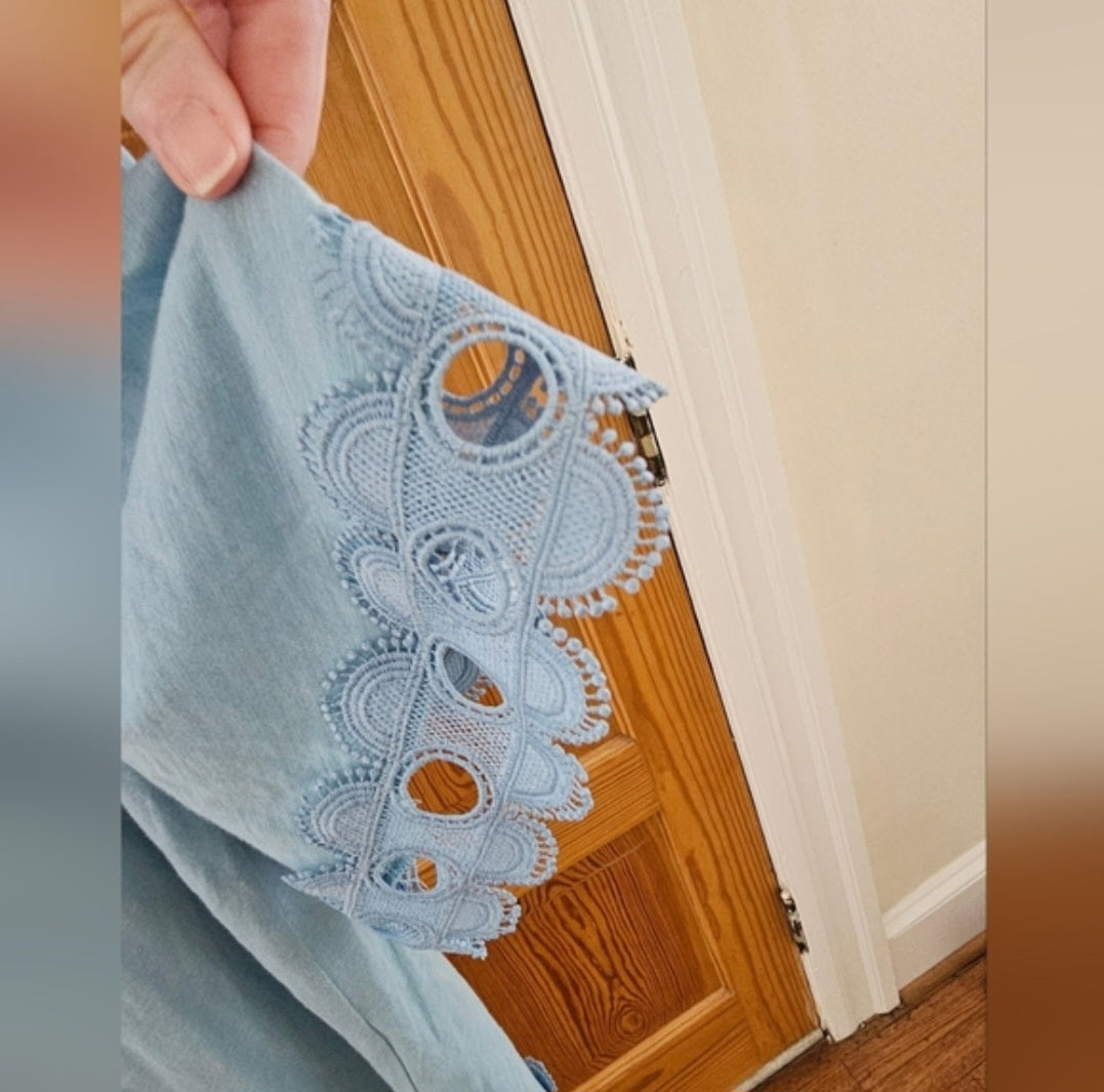 Boden Ayla Flounce Tie Front Top with Lace Trim Size 8