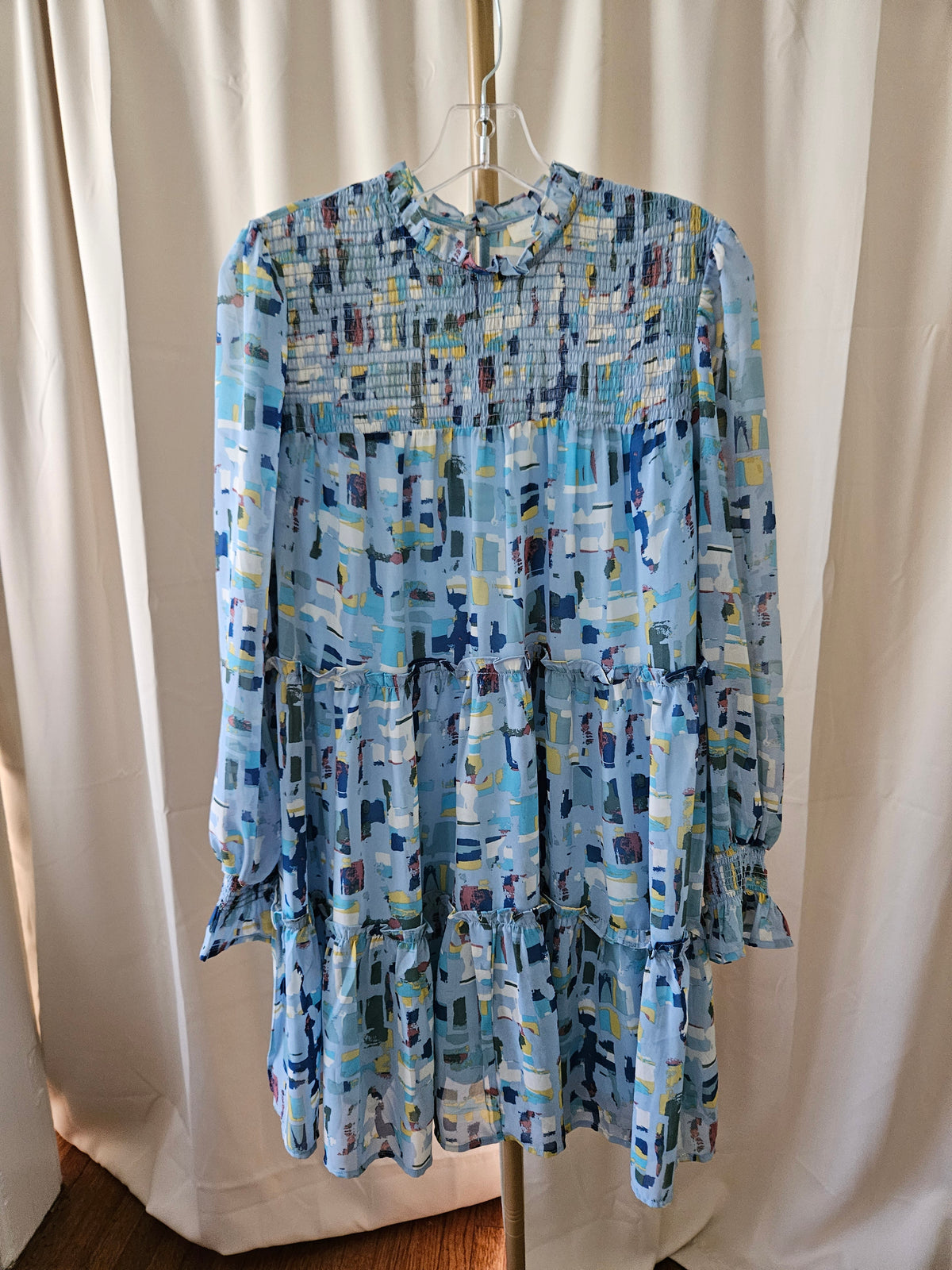 Entro Light Blue Abstract Print Smocked Tiered Dress Size Medium