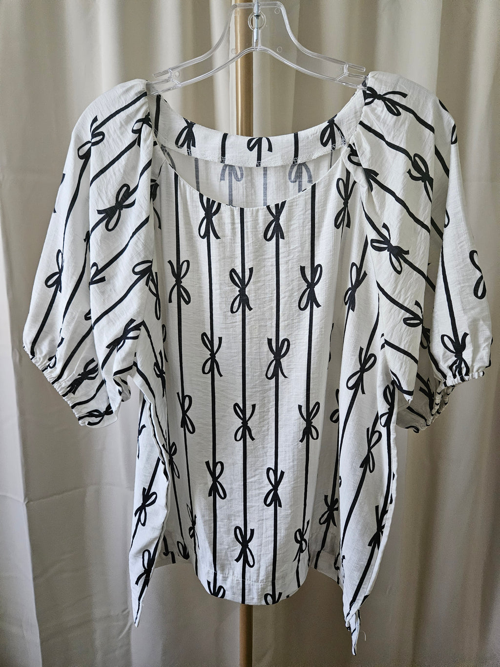 Wholesalesir Off White & Black Bubble Sleeve Blouse