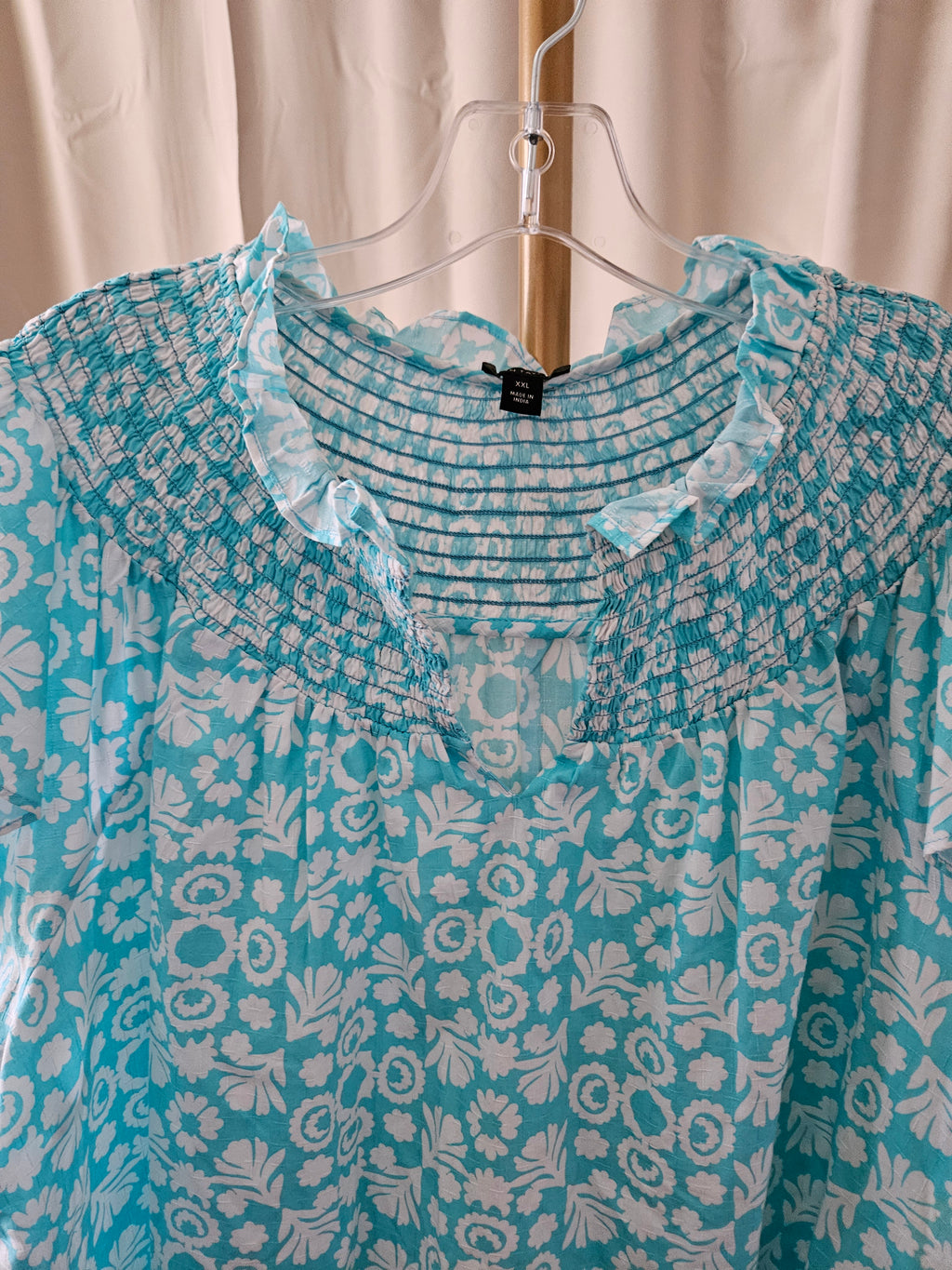 Ann Taylor Turquoise & White Printed Flutter Sleeve Blouse – XXL