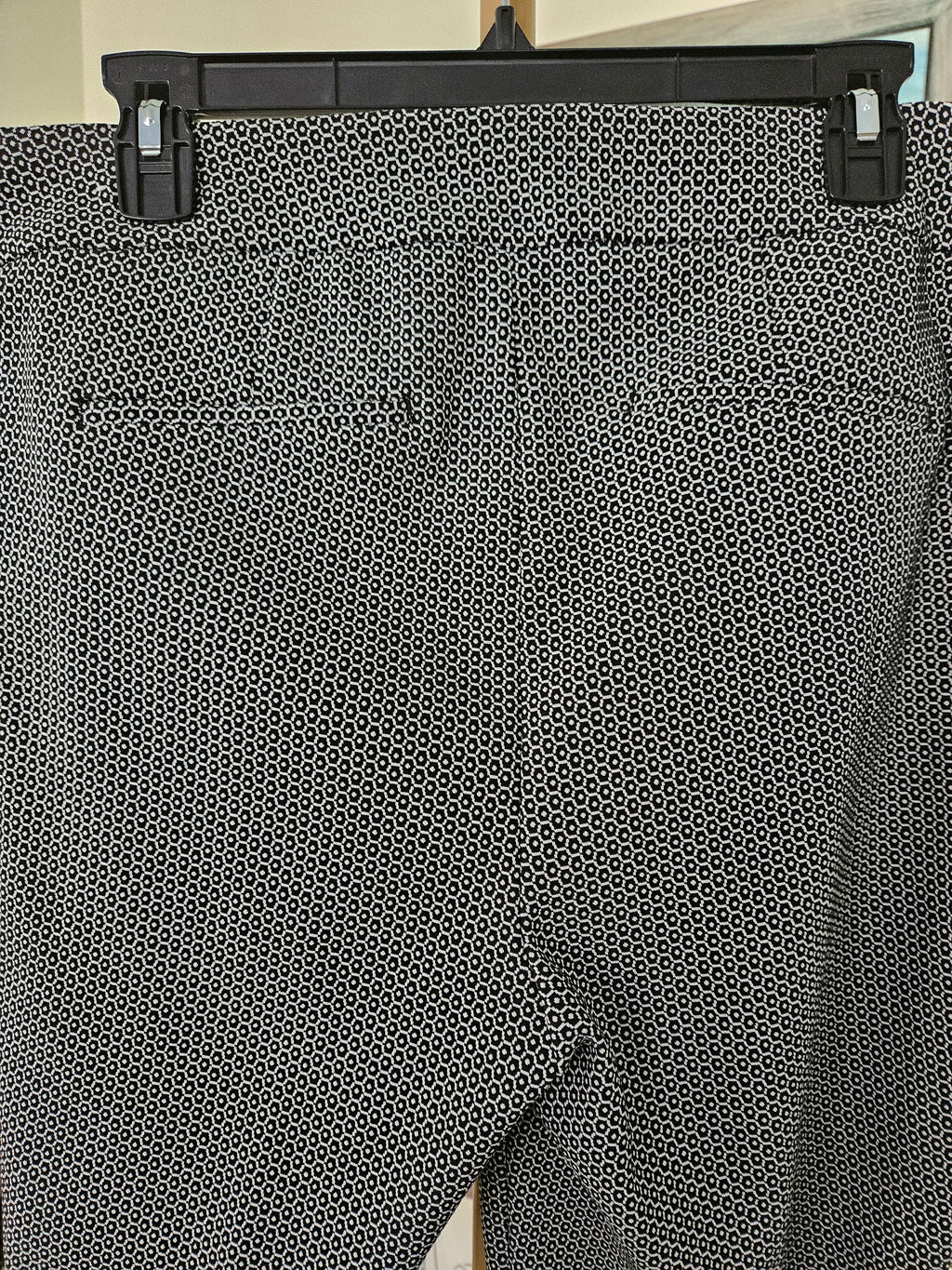 Chico's Flat Front Blk & White Pull On Pants Size 12R (2R)