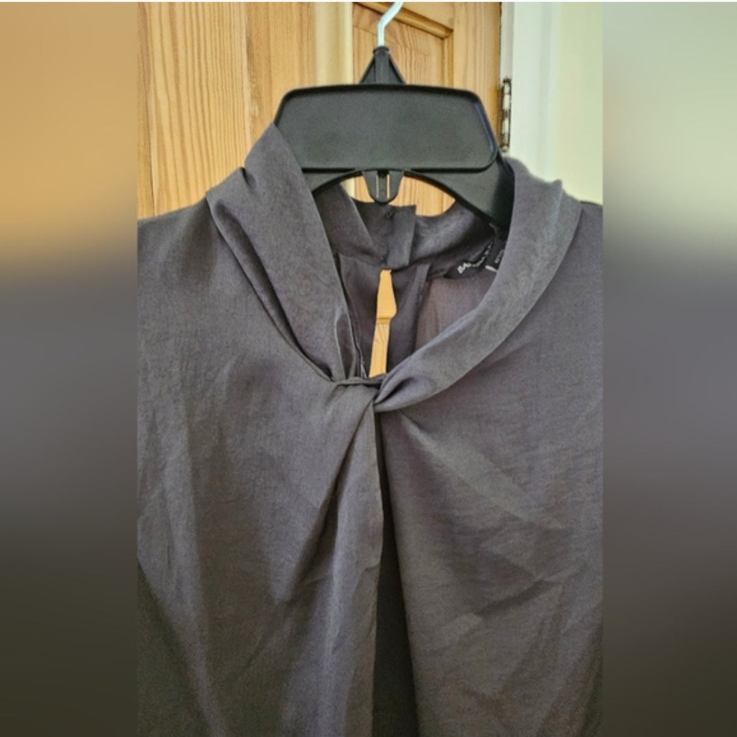 Banana Republic High Neck Sleeveless Silky Blouse w/Keyhole  button closure