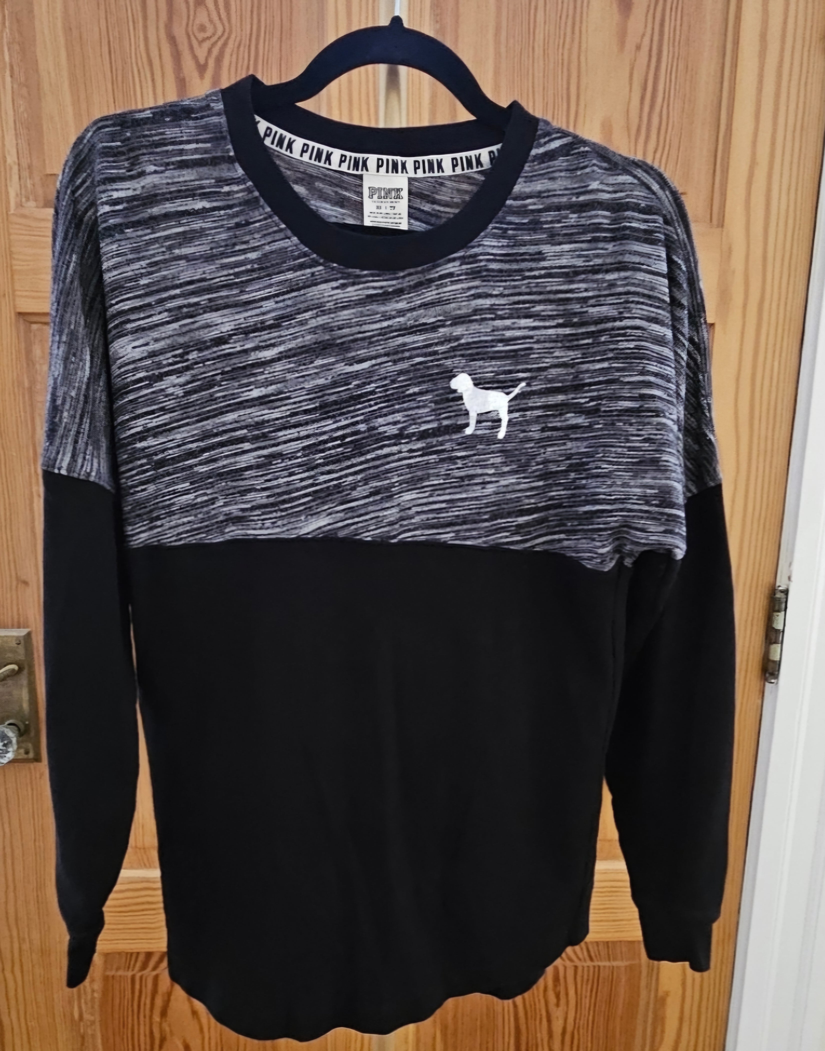 Victoria Secret Pink Long Sleeve Sweater Size XSmall