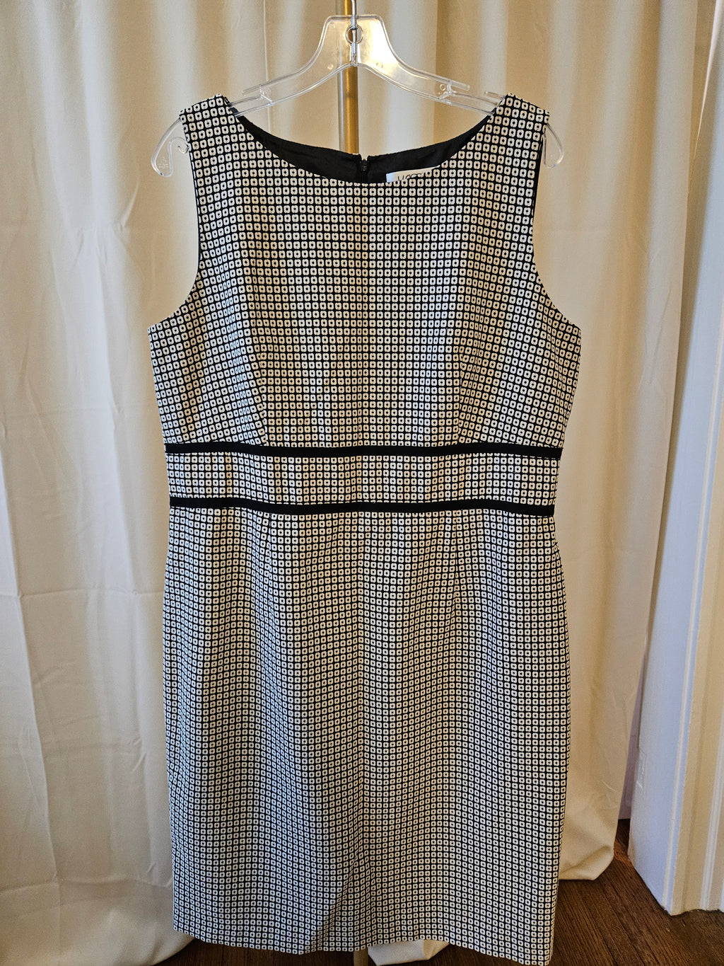 Kasper Size 12 Black & White Geometric Sheath Dress | Elegant Career & Occasion Wear