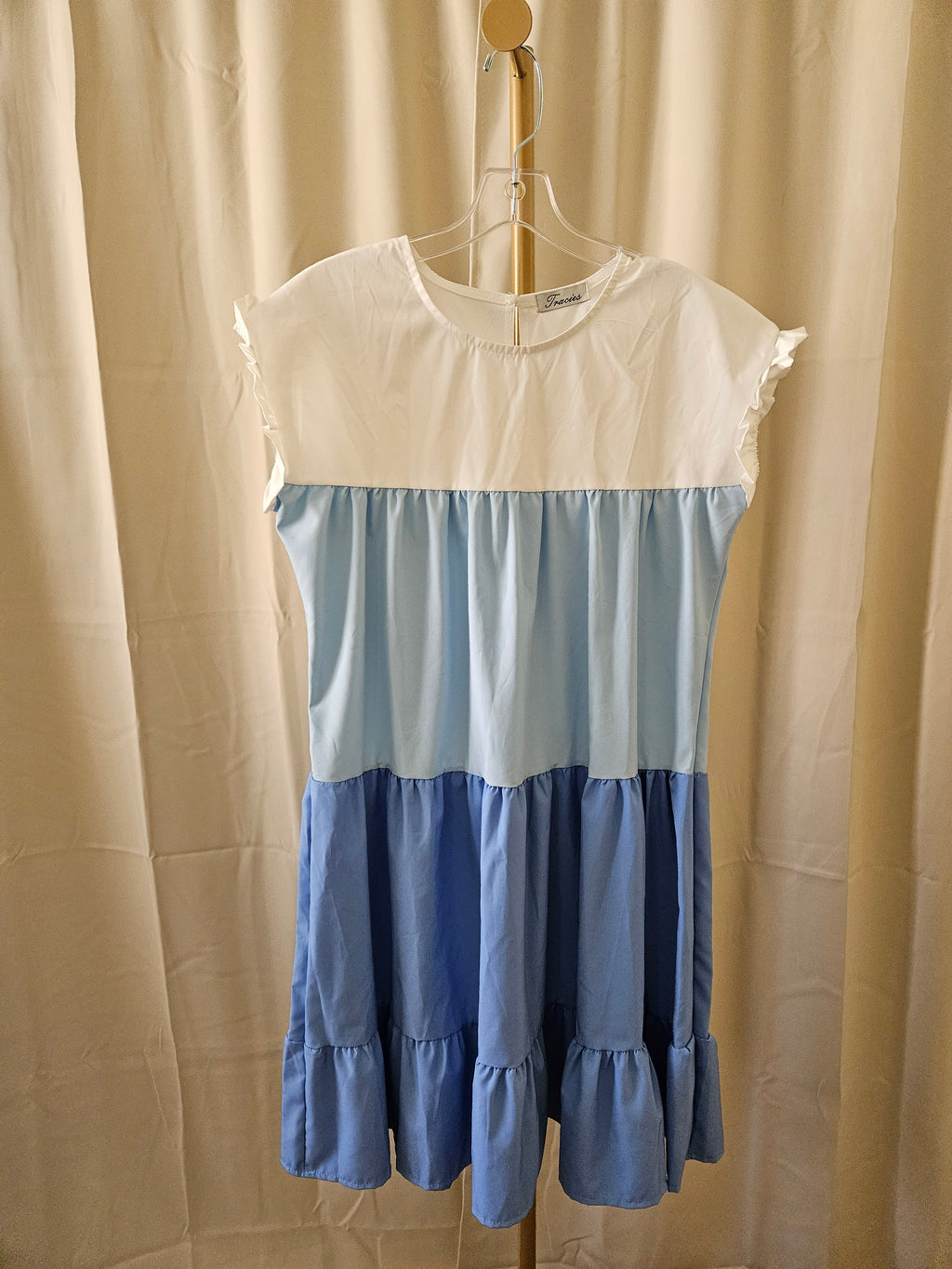 Tracies Blue & White Tiered Flowy Dress Keyhole Back Size Small