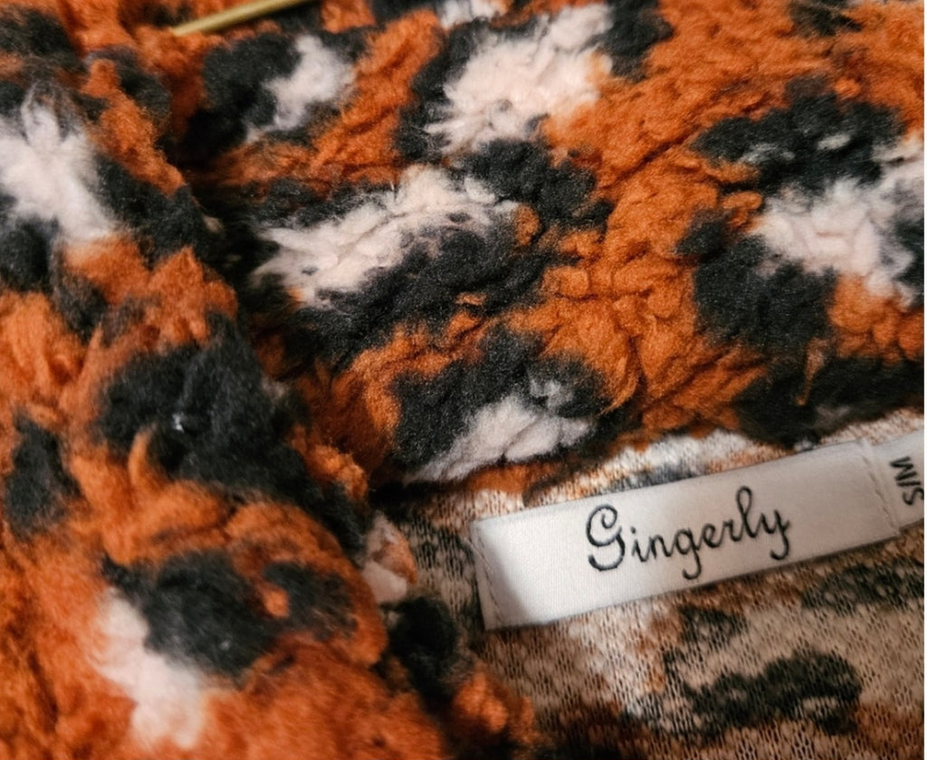 Gingerly Rust & Black Leopard Plush Pullover Black Size Sm/Med