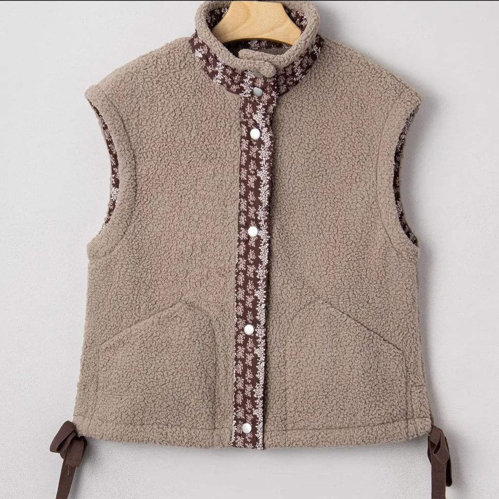 Lovesoft Goat Side Bows Sherpa Fleece Vest Sz M