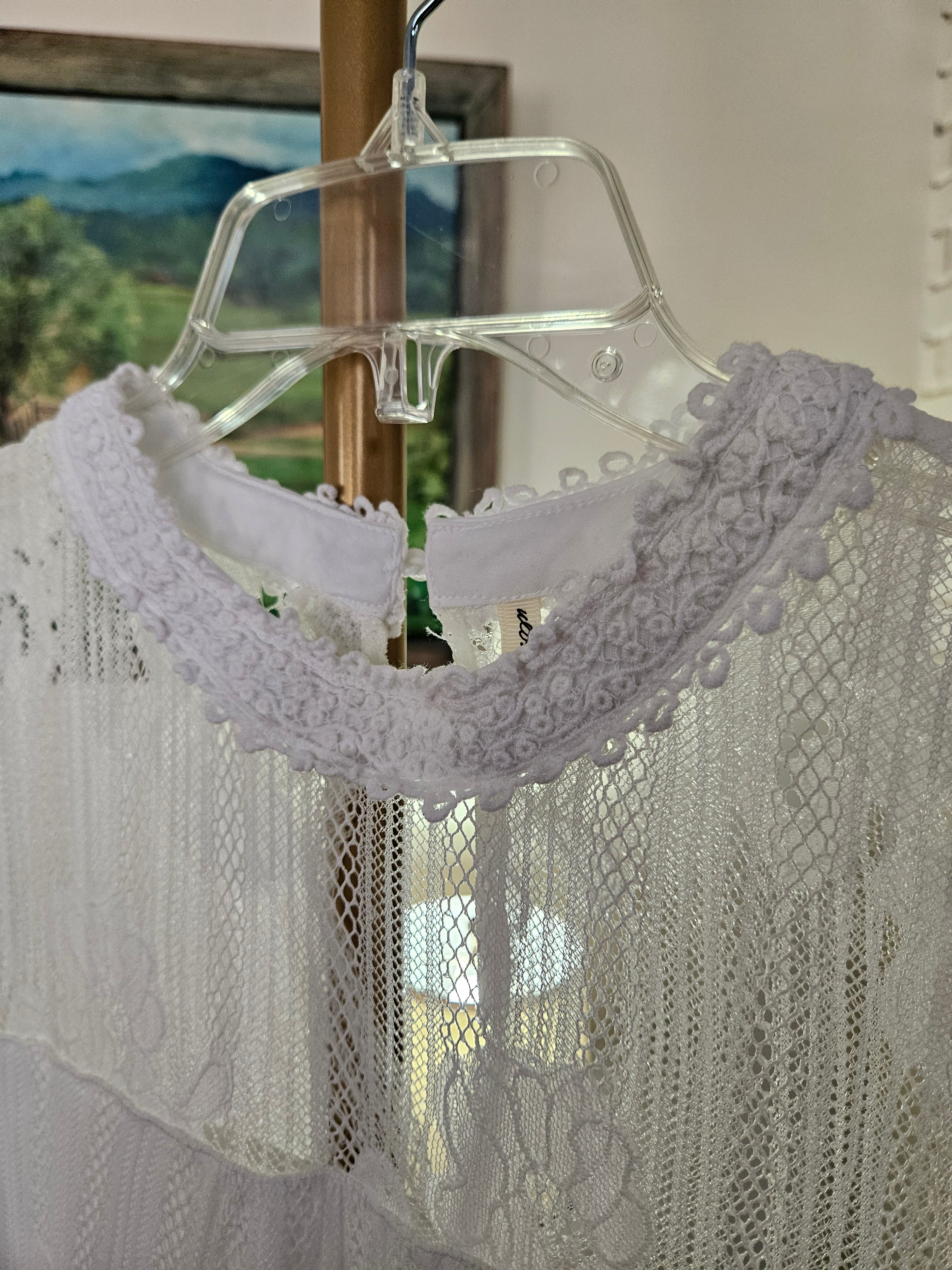 Ultra Pink Delicate White Lace Blouse Sz Med