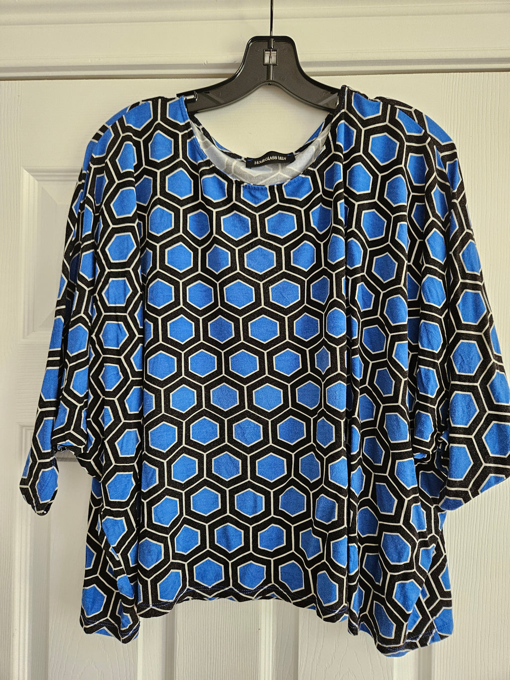 Hourglass Lilly Blue and Black Cropped Batwong Geometric Blouse Sz XS