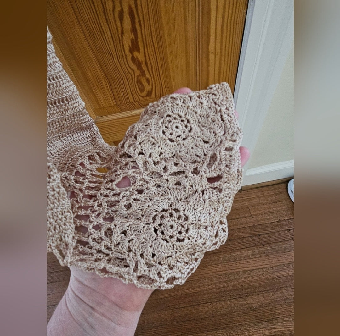 NWT BCBG MAXAZRIA Fine Crochet Goldtone Longsleeve Sweater w/Bell Sleeves Size M