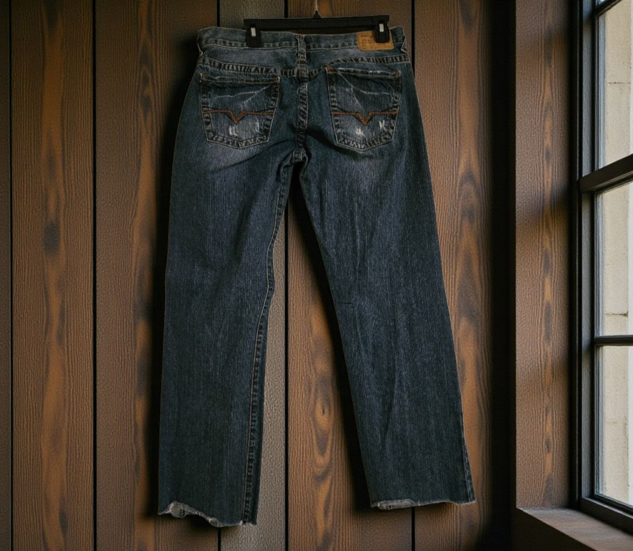 Guess Men's Button fly Jeans Size 34.