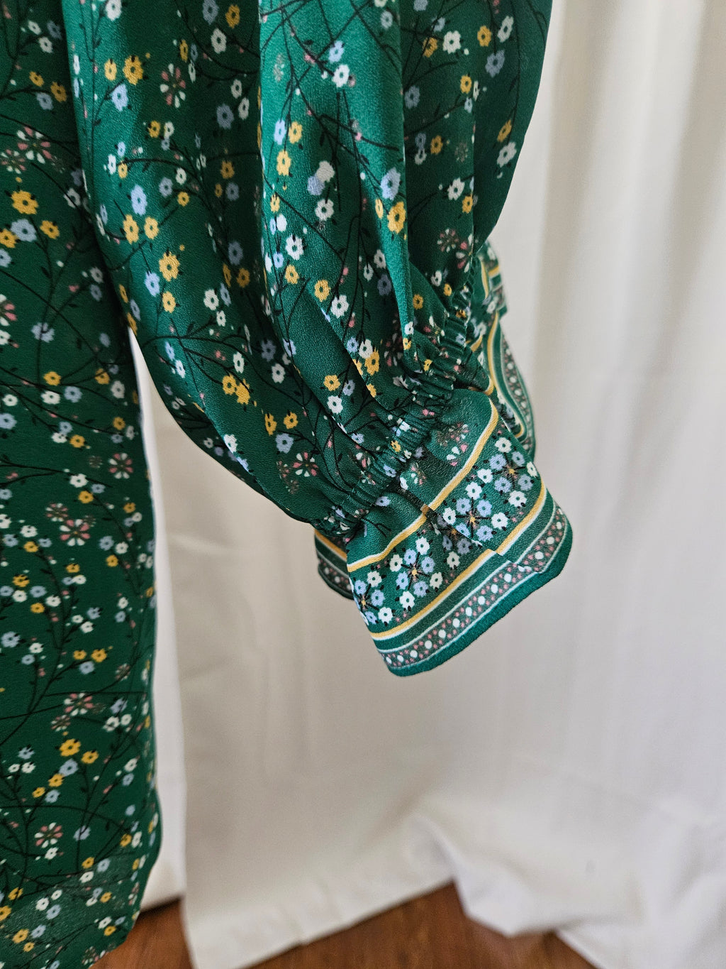 Max Studio Emerald Green Floral V-Neck Tie Blouse Size 2X