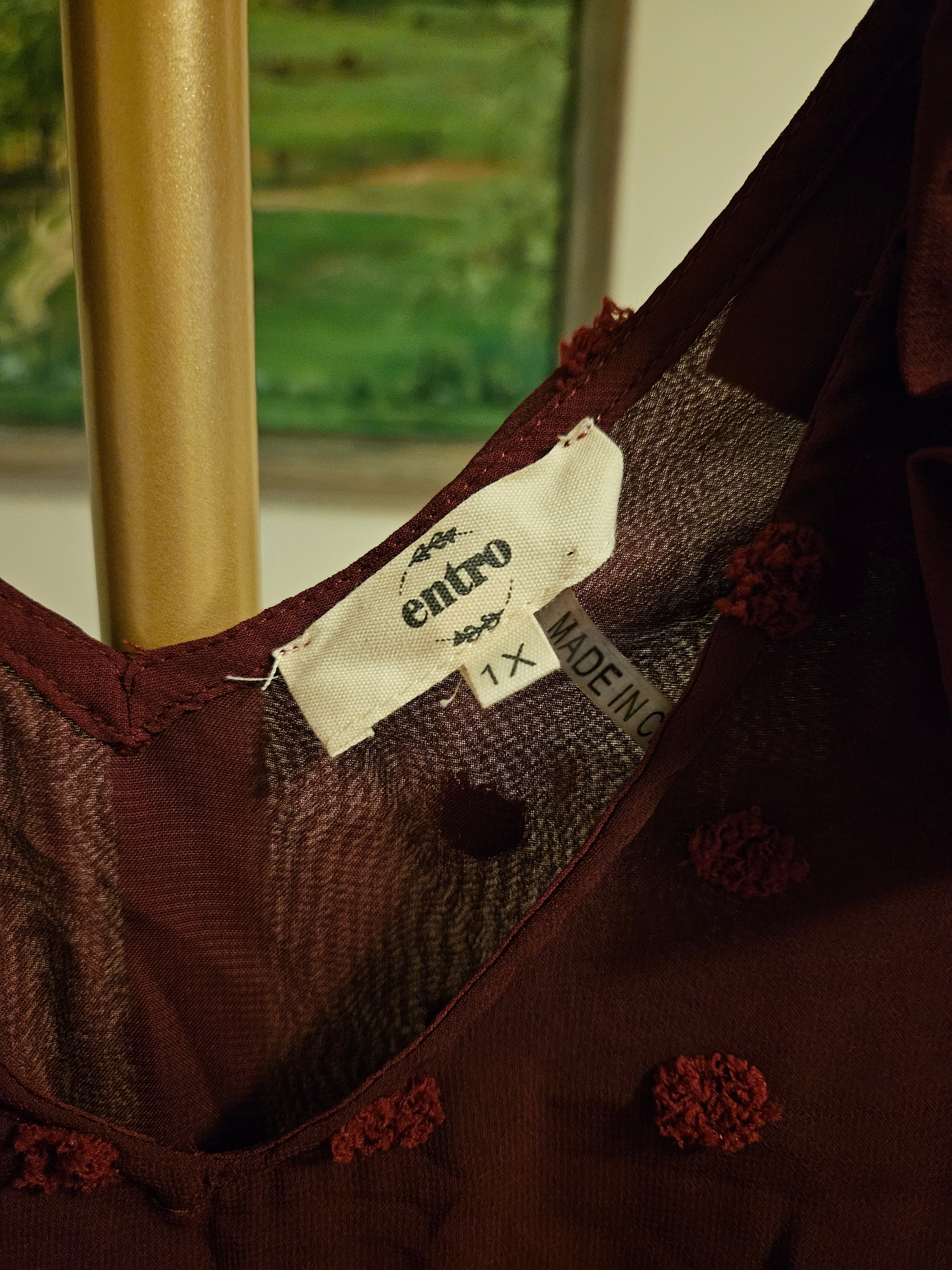 Entro Elegant Burgundy Vneck Shear Women's Top Sz 1X