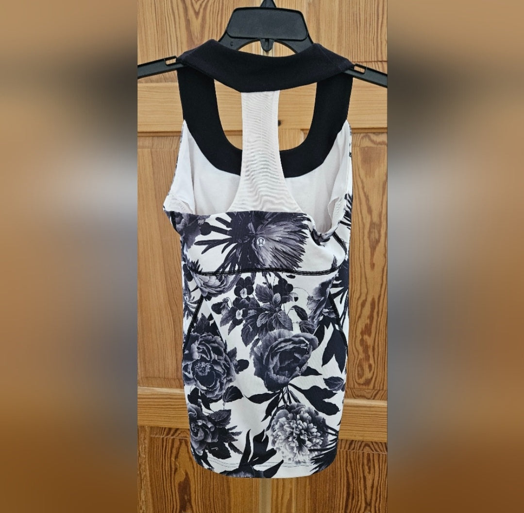 Lululemon Blk & White Brisk Bloom Razor Back Top Size 8