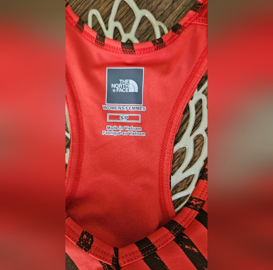 The North Face Razor Back Dry Fit Tank with Shelf Bra Size Small