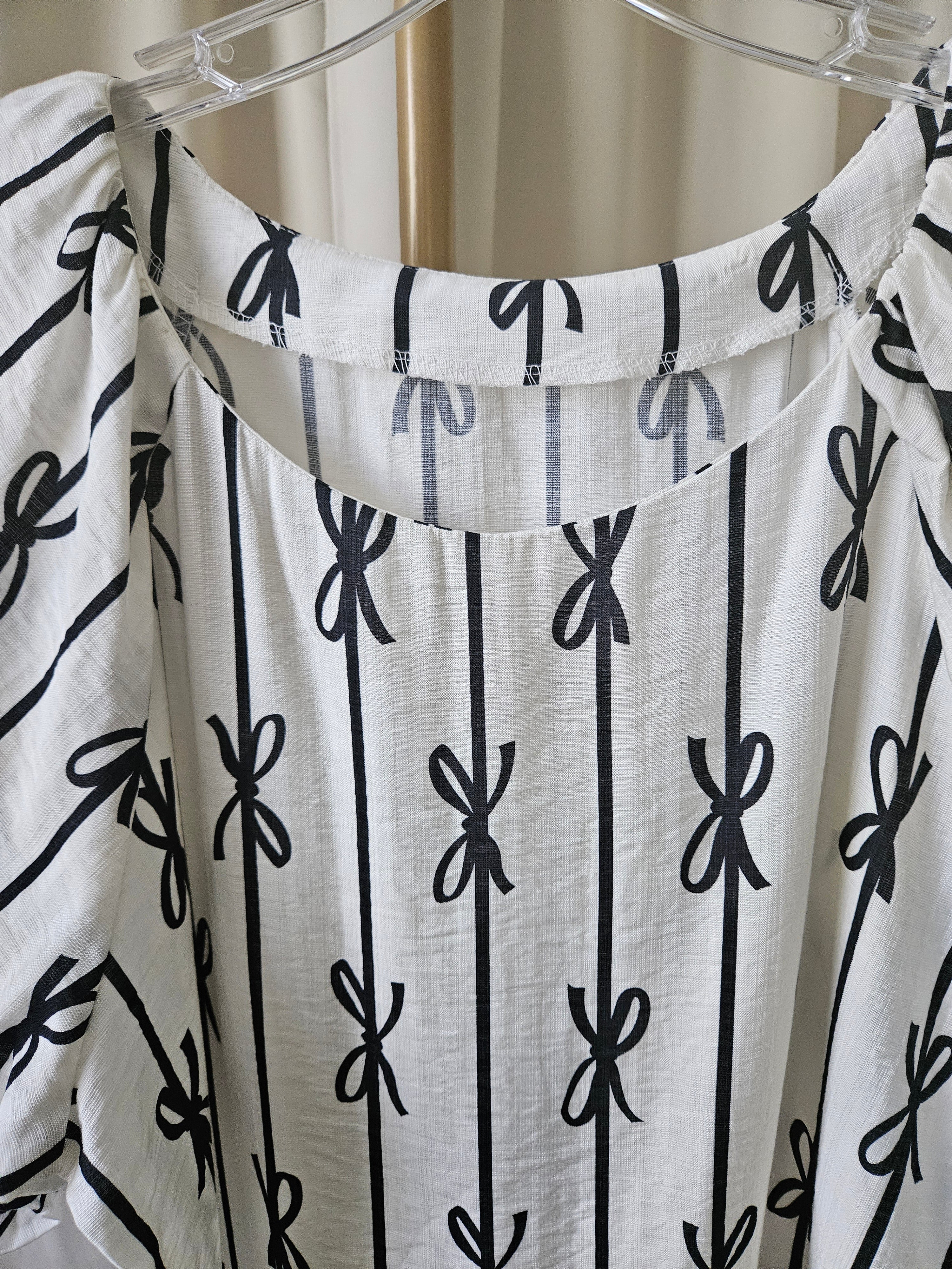 Wholesalesir Off White & Black Bubble Sleeve Blouse