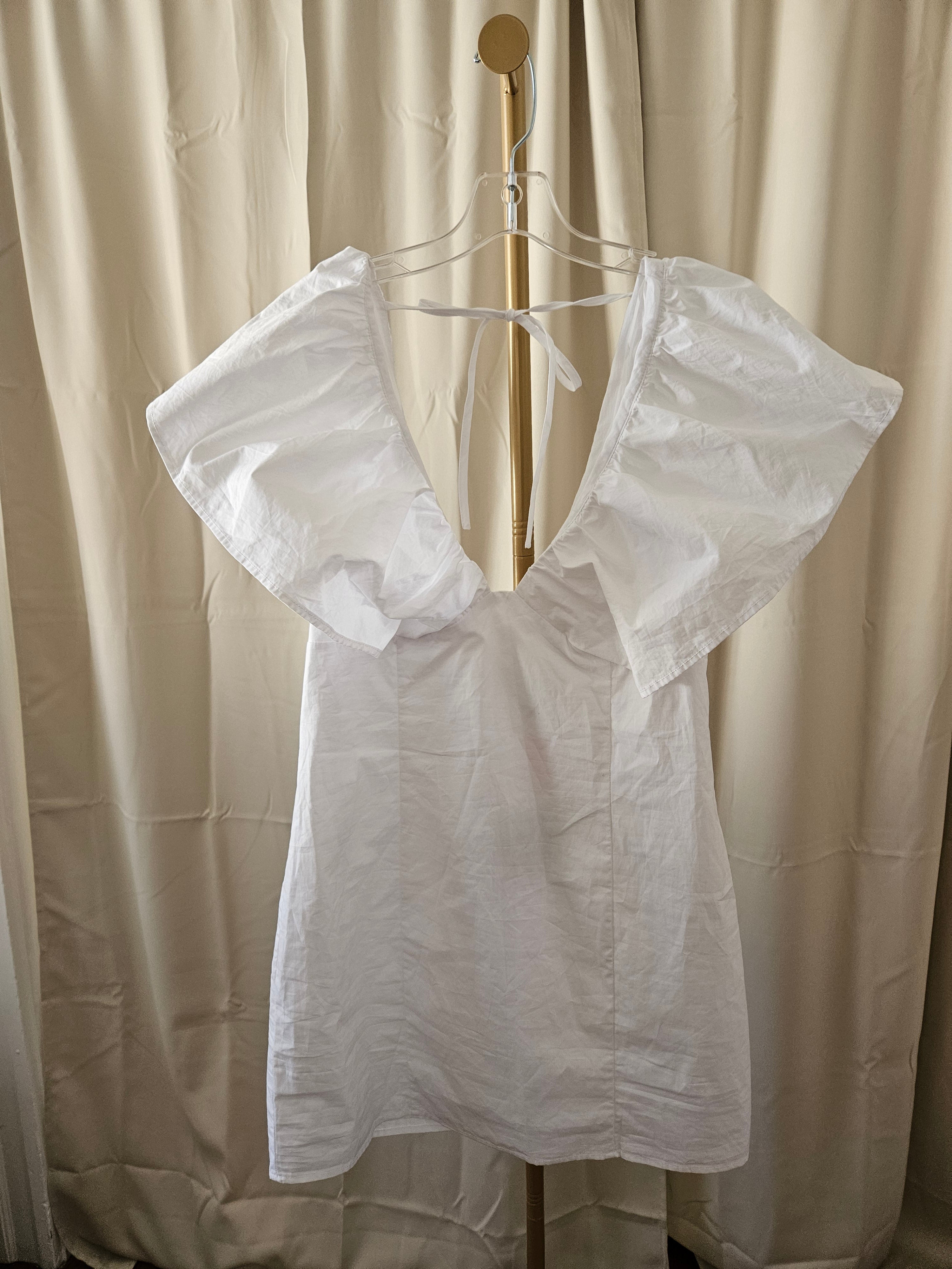 LeLis Crisp White Mini Dress – NWT – Size Large