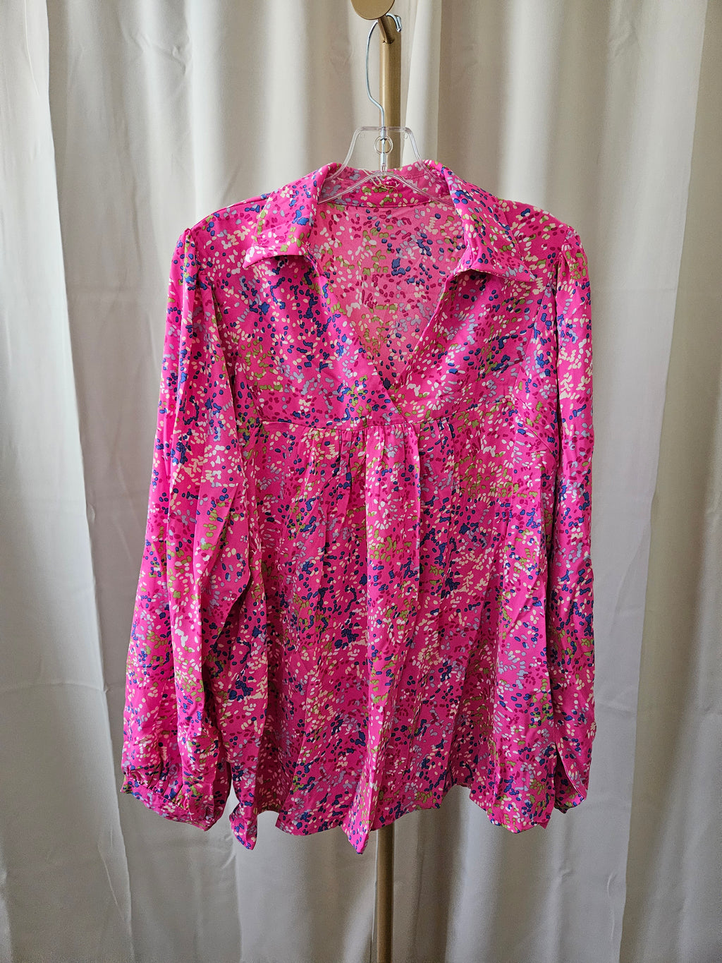 Lovesoft Abstract Pink Bonbon Blouse – V-Neck Collared Babydoll Top 💕